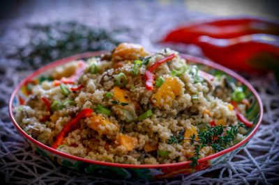Quinoa en Geelperske slaai